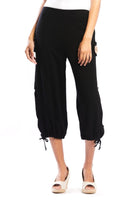 Side Button Linen-Blend Capri in Black