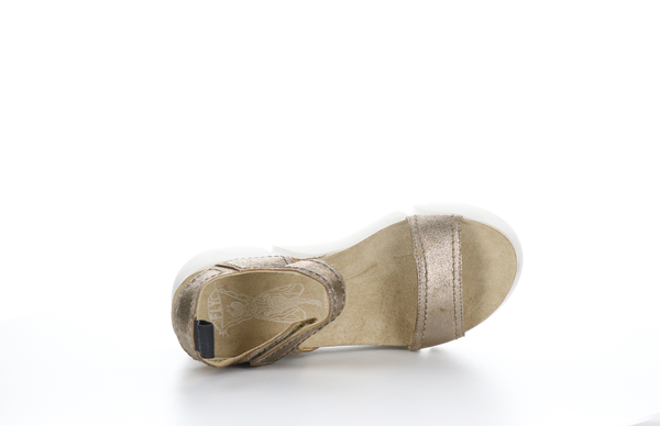 Fly 2025 london luna